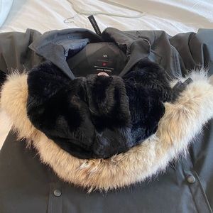 Authentic Canada Goose Kensington Parka